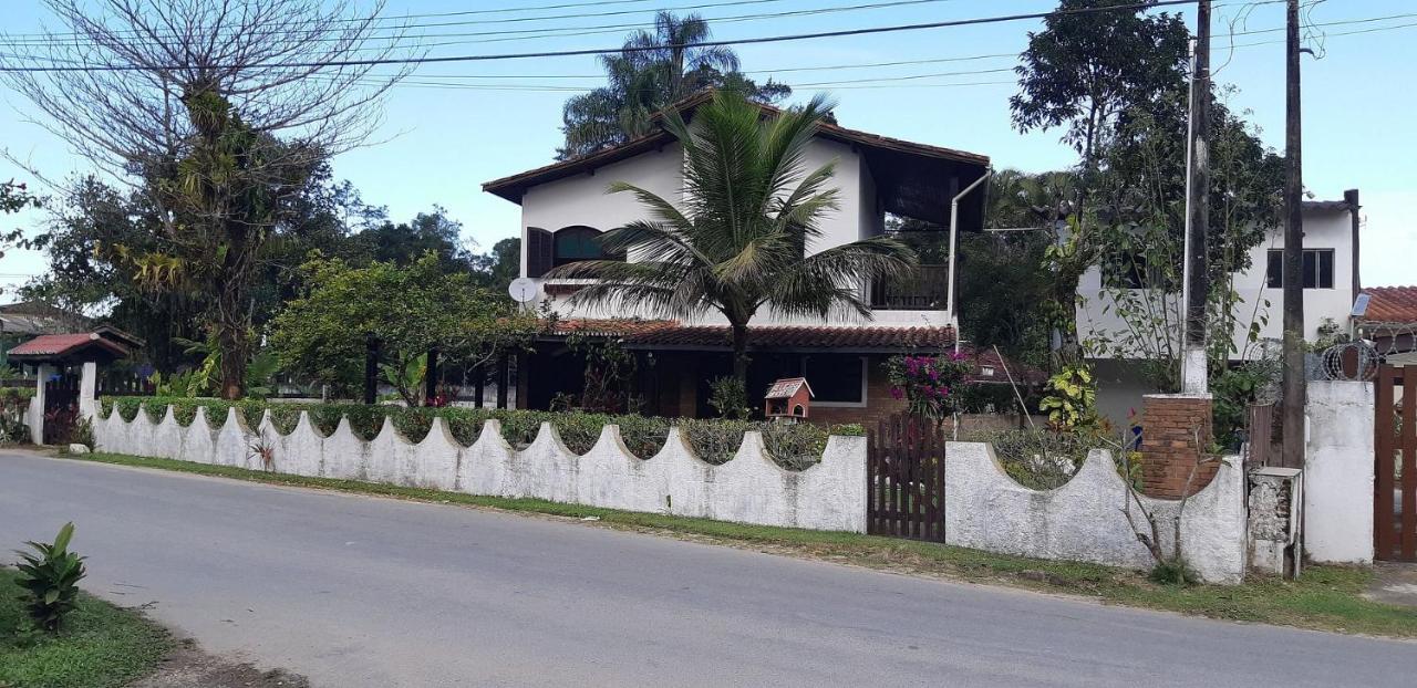 0108.00 - Casa - Maranduba - 4 - 12 Pessoas - Churrasqueira - 1 Quadra Do Mar